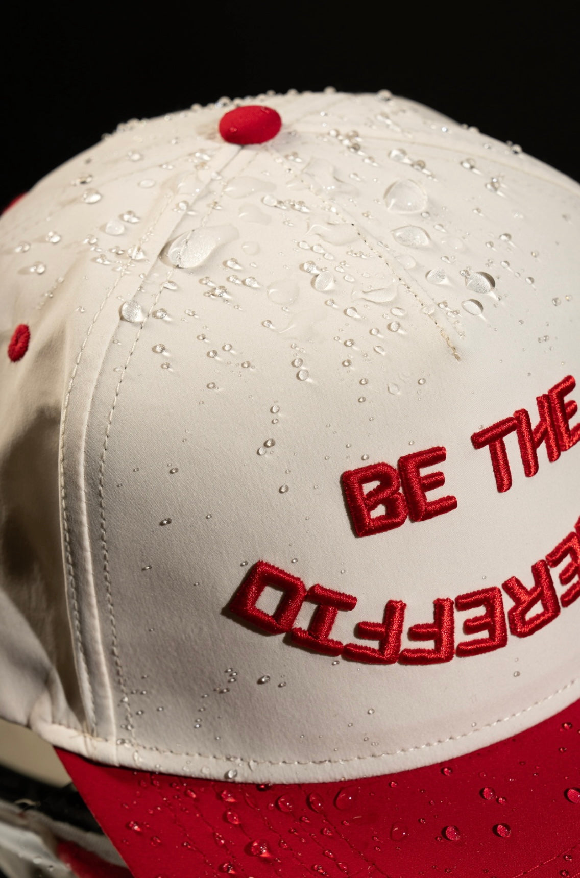 RED 2TONE TRUCKER HAT